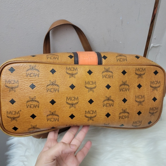 100% Authentic MCM CONGNAC shopper tote - Picture 14 of 16